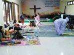 sholat-di-gereja-kudus.jpg