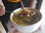 soto-kuning-pak-wahyu-di-jalan-roda-bogor-rabu-15122021.jpg