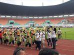 suasana-lomba-senam-pancakarsa-dan-festival-olahraga-tradisional-di-stadion-pakansari.jpg