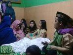 suasana-rumah-duka-istri-ustaz-nur-maulana.jpg