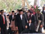 susilo-bambang-yudhoyono-didampingi-dua-cucunya.jpg