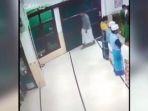 terekam-kamera-cctv-di-masjid.jpg