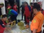 tim-evakuasi-longsor-tambang_20151028_212503.jpg