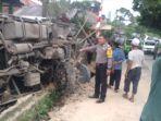 truk-hantam-kios-pertamini-dan-rumah-di-cijeruk.jpg