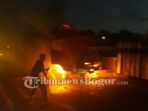 truk-terbakar_20171019_120657.jpg