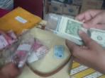 uang-dollar-as-dan-uang-pecahan-rp-100-ribu-palsu_20151122_183816.jpg