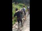 viral-di-media-sosial-warga-dusun-pulao-desa-sassa-kecamatan-baebunta.jpg