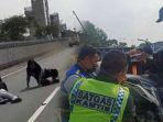 viral-video-3-perempuan-boncengan-tanpa-helm-naik-motor-masuk-tol-alami-kecelakaan.jpg