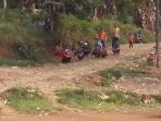 warga-ciguha-antam_20151024_110534.jpg