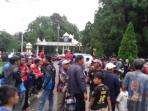 warga-demo-ipb_20160321_173838.jpg
