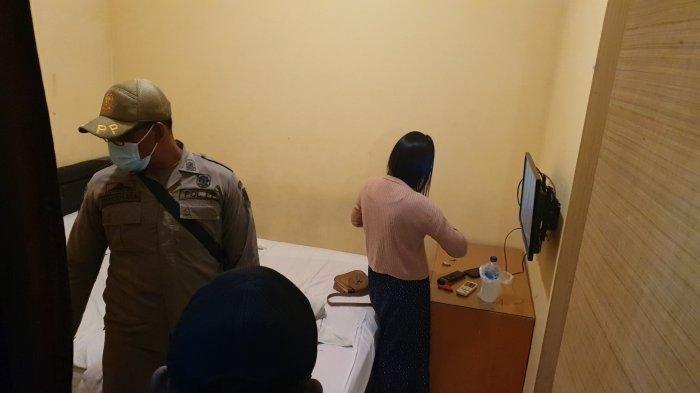 Kepergok Bermesraan di Hotel Cewek di Mojokerto Menangis Tak Mau Dinaikan ke Truk oleh Satpol PP