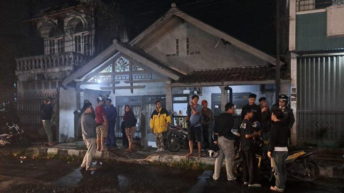 Detik-detik The Jak Mania Serang Rumah Warga di Sukabumi Tempat Nongkrong Bobotoh, Rusak Pagar