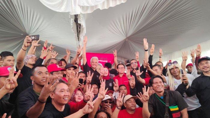 Kampanye di Indramayu, Ganjar Pranowo Perkenalkan Sosok Caleg yang Setia Dukung Dirinya