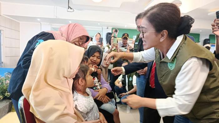 GERAKAN NASIONAL IMUNISASI - Kota Cirebon menjadi pusat gaung gerakan nasional imunisasiQWE