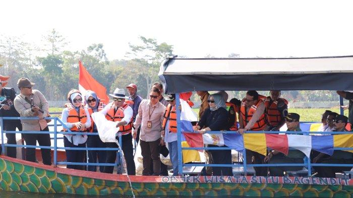 Ridwan Kamil Resmikan Situ Bagendit, Kenang Masa Kecil Pernah Terpeleset Ketika Naik Rakit