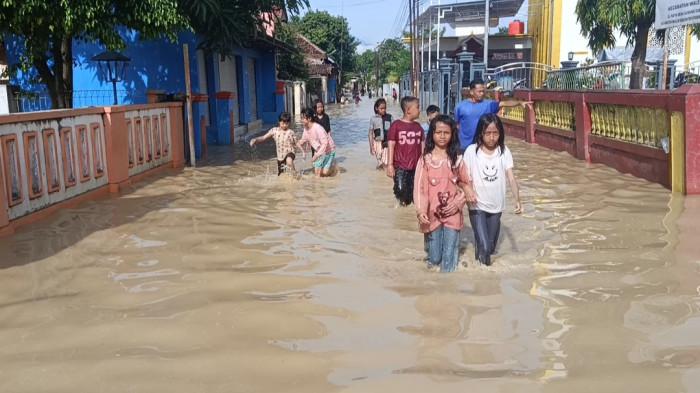 600 Rumah ‘Tenggelam’ Semalam! Fakta Banjir Langganan Gunung Sari Cirebon Dibongkar Perangkat Desa