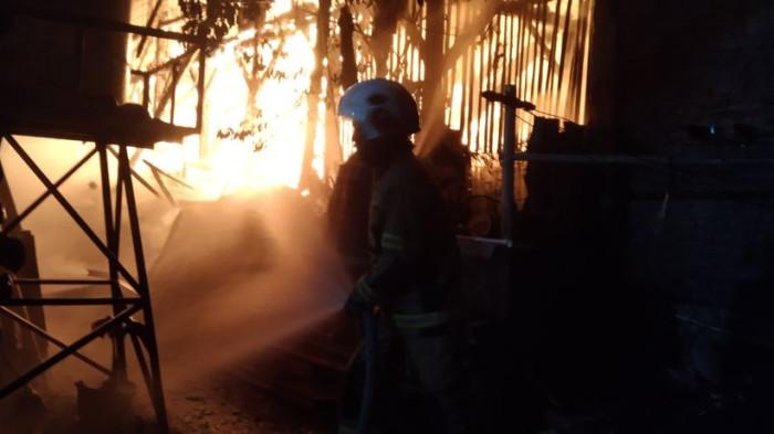 Kebakaran Melanda Kandang Ternak di Cinanjung Sumedang, Puluhan Ekor Domba Mati Terpanggang