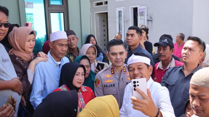 KUNJUNGI KELUARGA PUTRI APRIYANI - Kapolres Indramayu, AKBP Mochamad FajarDW