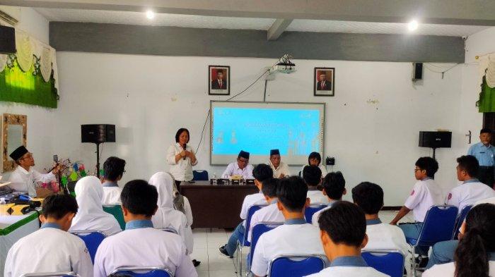 Pertama di Jawa Barat, Siswa SMA Cirebon Diberikan Penyuluhan Tentang Moderasi Beragama
