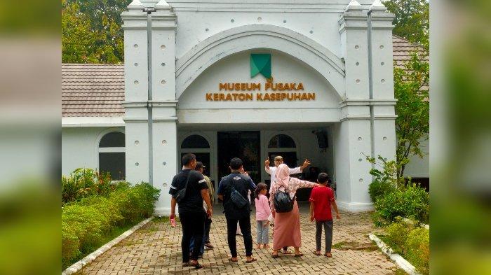 Libur Lebaran, Museum Berbasis AI dan Workshop Batik Jadi Primadona di Keraton Kasepuhan Cirebon