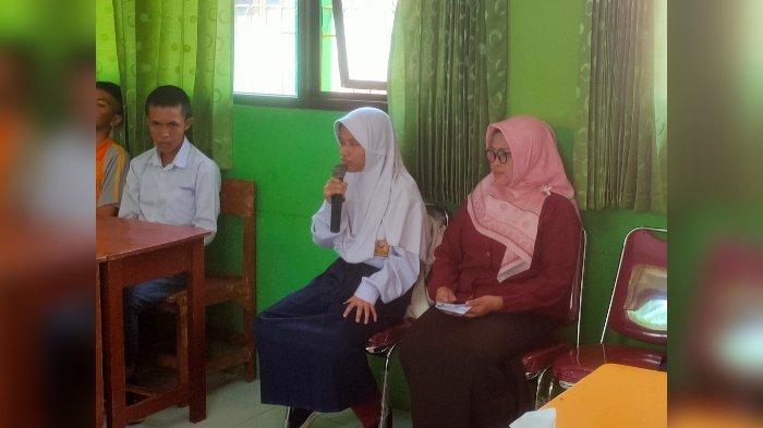 Kapolresta Cirebon Terharu, Dengar Siswi Tunanetra di SLB Lemahabang Baca Alquran dengan Suara Merdu