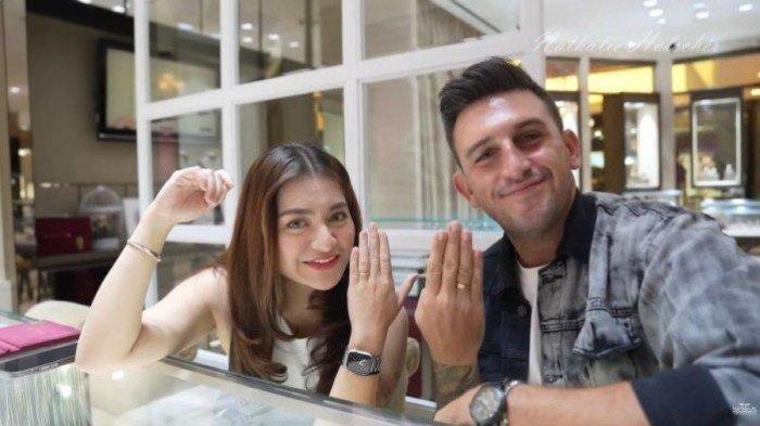 Nathalie Holscher dan Ladislao Pamer Beli Cincin Pernikahan, Siap Nikah Tahun Ini?