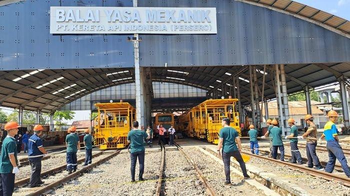 Lagi! PT KAI Daop 3 Cirebon Kembali Gelar Tarik Kereta Api, Kali Ini Berbobot 70 Ton