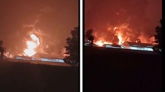 Detik-detik Kebakaran Pabrik Rokok di Kediri Selasa Dini Hari, 8 Mobil Damkar Dikerahkan