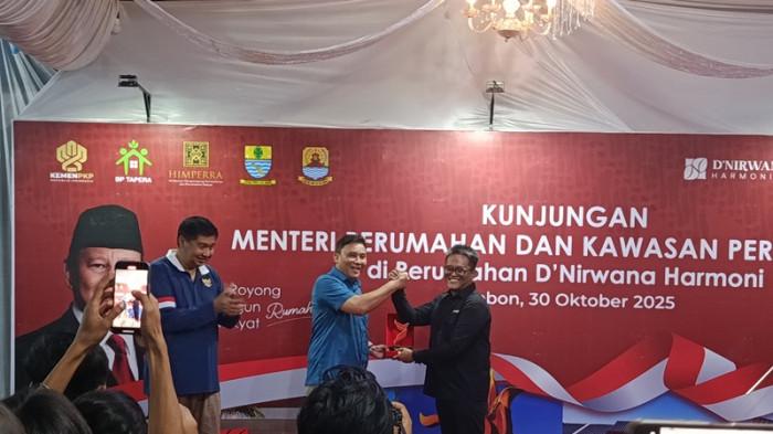 Menteri PKP Maruarar Sirait Terharu, Petani dan Buruh di Cirebon Kini Punya Rumah Sendiri