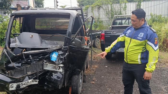 Melihat Mobil Pikap Pemicu Kecelakaan Beruntun di Mundu Cirebon, Bagian Depan Ringsek Parah