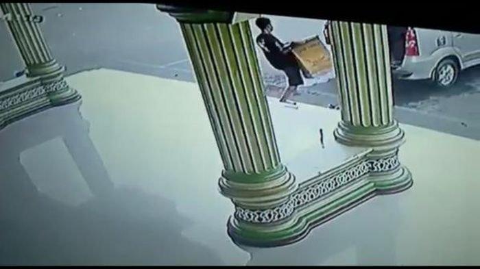 Kasus Subang Terungkap, Aksi Pelaku Ternyata Terekam CCTV, Polisi: Laki-laki Kaos Hitam