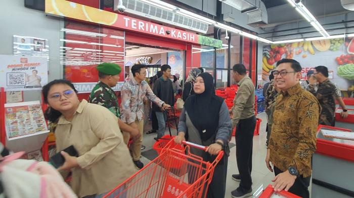SUPER INDO - Grand opening gerai Super IndoBGBT
