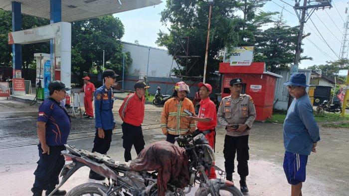 Api Tiba-tiba Muncul Saat Starter, Motor Warga Ciledug Cirebon Terbakar di SPBU Leweunggajah