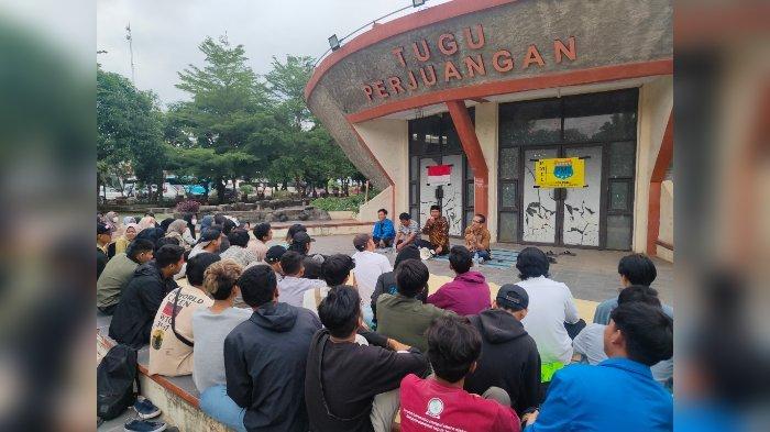 Momen Sumpah Pemuda, Mahasiswa Unwir Berkumpul di Tugu Perjuangan Indramayu