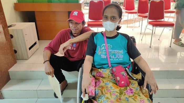 KISAH Suami Berbulan-bulan Rawat Istri yang Sakit di Majalengka, Kerap Menyuapi hingga Memandikan