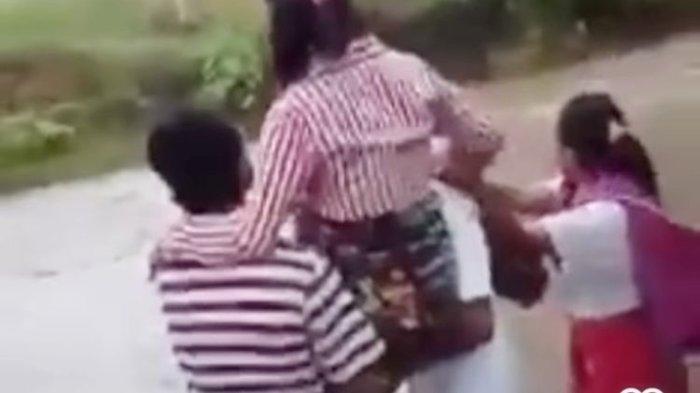 Ibu Hamil Hendak Melahirkan Digendong Sebrangi Sungai Berarus Deras Viral, Ini yang Terjadi