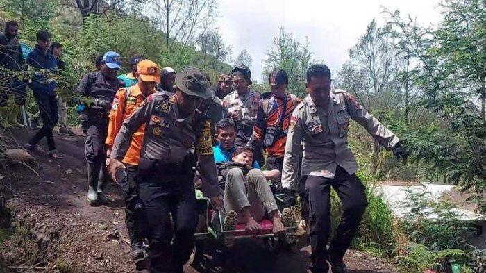Detik-detik Penyelamatan Pendaki Hilang di Kawah Ijen, Ditemukan Dalam Kondisi Lemas di Jurang