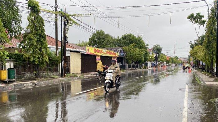 Prakiraan Cuaca Cirebon 19 Agustus 2025, Diguyur Hujan Ringan Pagi dan Siang - Tribuncirebon.com