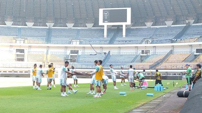 Persib Bandung Kembali Latihan di Stadion GBLA, Tapi 12 Pemain Absen, Kenapa Ya? Ini Kata Ghani