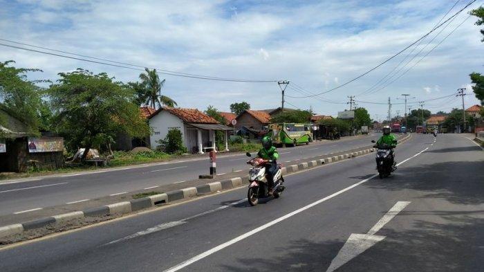 Pemudik Pakai Motor Pelat B Lintasi Jalur Pantura, Pakai Jaket Ojol, Berharap Lolos Check Point