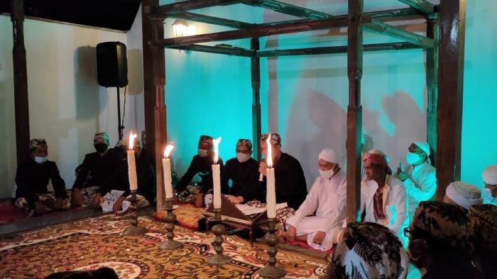 Tradisi Pembacaan Babad Cirebon & Kirab Agung di Keraton Kanoman pada 1 Muharram, Digelar Tahun Ini?