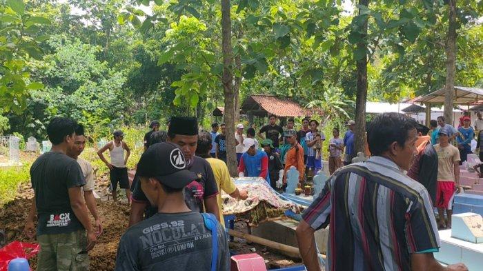 Tarsidi Warga Majalengka yang Tewas Tenggelam di Sungai Cimanuk Dimakamkan di TPU Desa Sumber Kulon