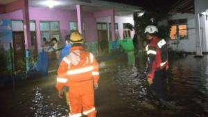 10-Kecamatan-di-Kabupaten-Sukabumi-dihantam-banjir-dan-longsorS.jpg