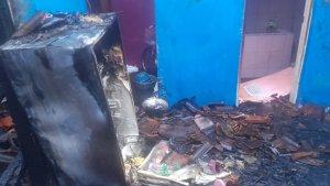Bangunan-rumah-pamong-desa-di-Desa-Panyosogan-Kecamatan-Luragung-ludes-terbakarr.jpg