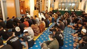 Brimob-dan-Bobotoh-sumedang-salat-gaib-13102022.jpg
