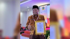 Bupati-Majalengka-Terima-Penghargaan.jpg