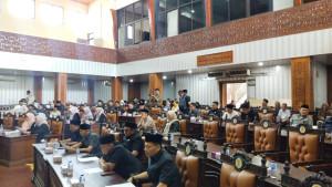 DOA-DAN-DZIKIR-Lantunan-doa-dan-dzikir-menggemaS.jpg