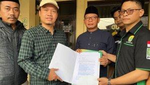 DPC-PKB-Indramayu-saat-melaporkan-eks-Sekjen-Partait.jpg