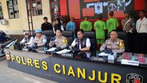 Jajaran-Polres-Cianjur-berhasil-mengungkap-menangkap-tiga-orang-pelakus.jpg