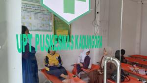 KERACUNAN-MBG-Ratusan-pelajar-di-Kecamatan-Kadungoraff.jpg
